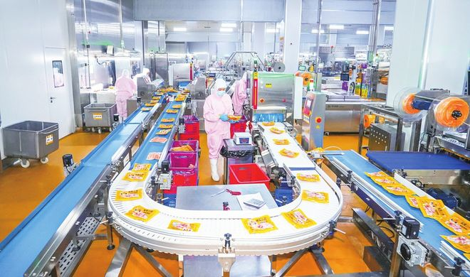 央視探訪皇家小虎華北超級工廠，解碼美味烤腸背后的高標(biāo)準(zhǔn)、高品質(zhì)